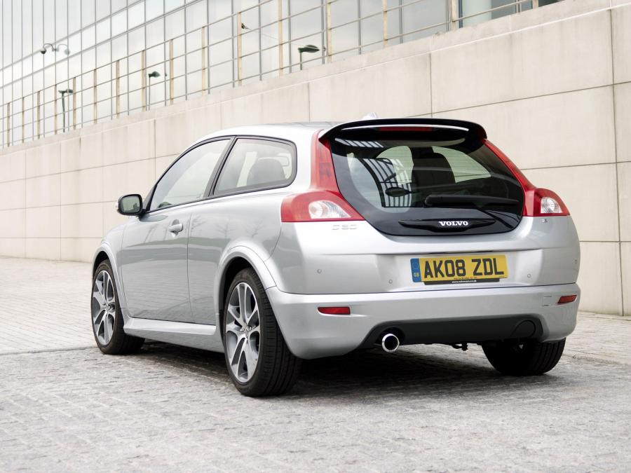  Volvo C30 R-Design 2008 года  (UK) (фото 8 из 21)
